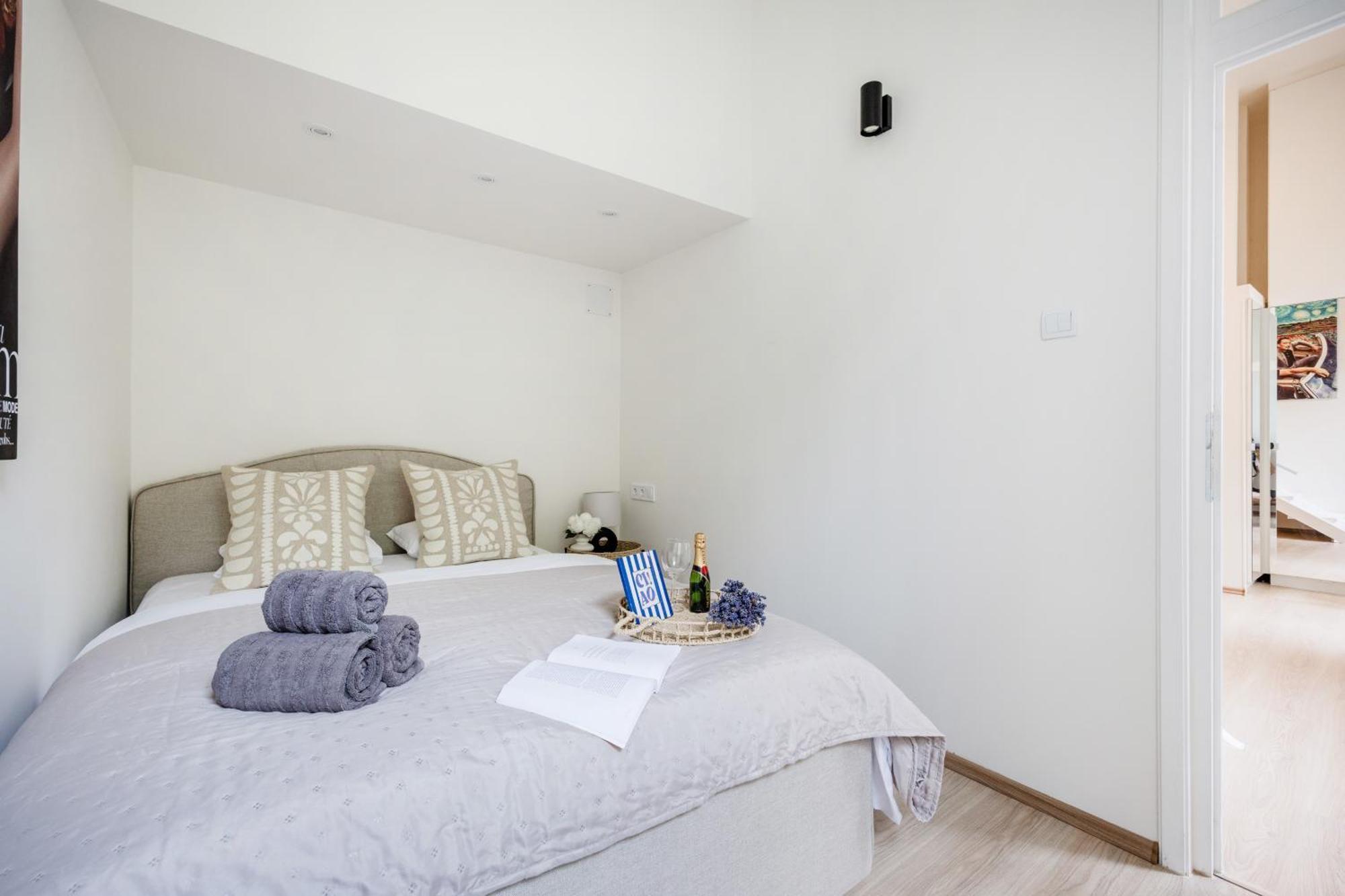 Chic 3br Heart Of District 7- Gem * Budapest